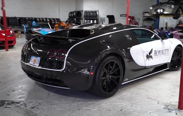 Am Bugatti Veyron kann das Öl selbst in der Garage gewechselt werden, dafür muss man nicht 21 000 USD im Service zahlen.