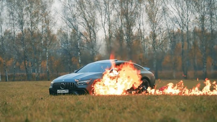 Der Russe setzte den Mercedes-AMG GT63 S 4-door coupe in Brand. Mercedes konnte seine Probleme nicht lösen.